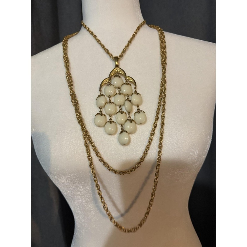 Vintage Crown Trifari Gold Tone White Cabochon Multi Strand Pendant Necklace - Picture 9 of 10
